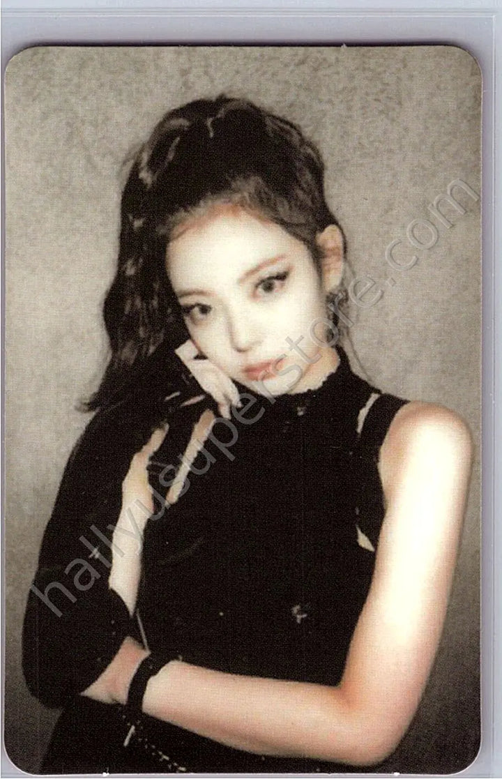 ITZY - Lia - GUESS WHO album photocard limited edition non-selfie
