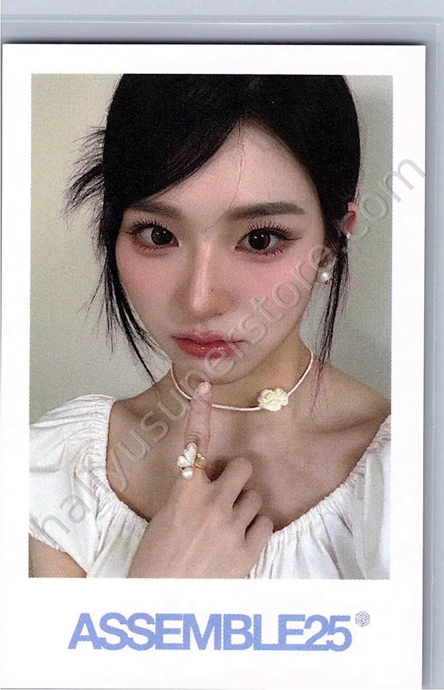 tripleS - Xinyu - Assemble25 Everline polaroid