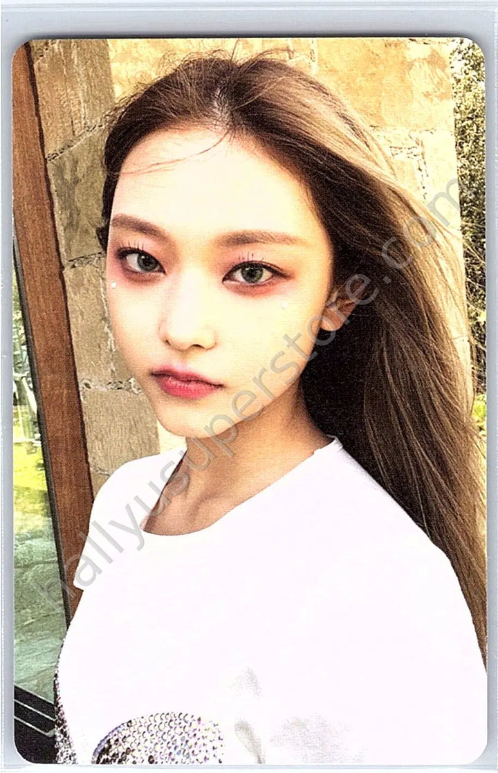 NewJeans - Haerin - NewJeans 1st EP “New Jeans” album photocard B version version 2 weverse album version
