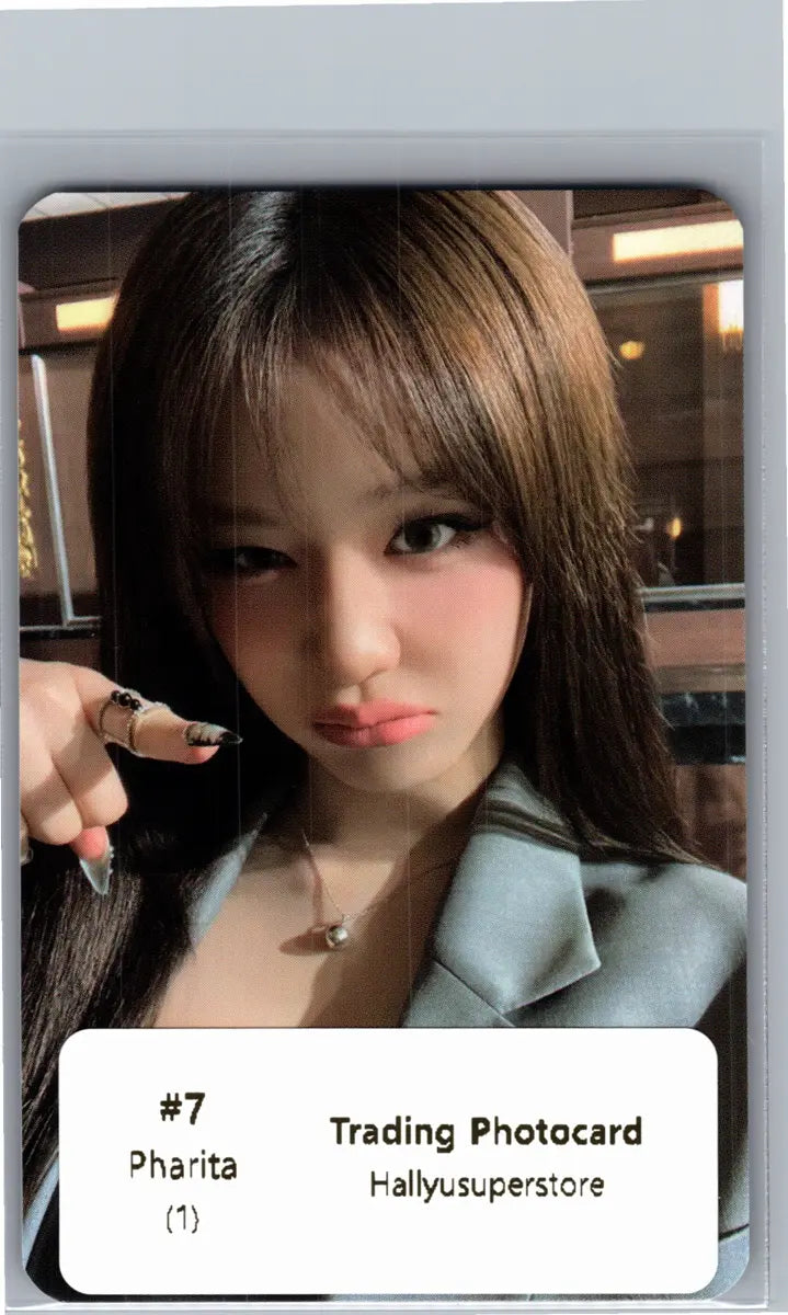 BABYMONSTER -"2026-27 BABYMONSTER WORLD TOUR" [CHOOM] Pop-Up Store Random Trading Photocard (1) [26.06.22]