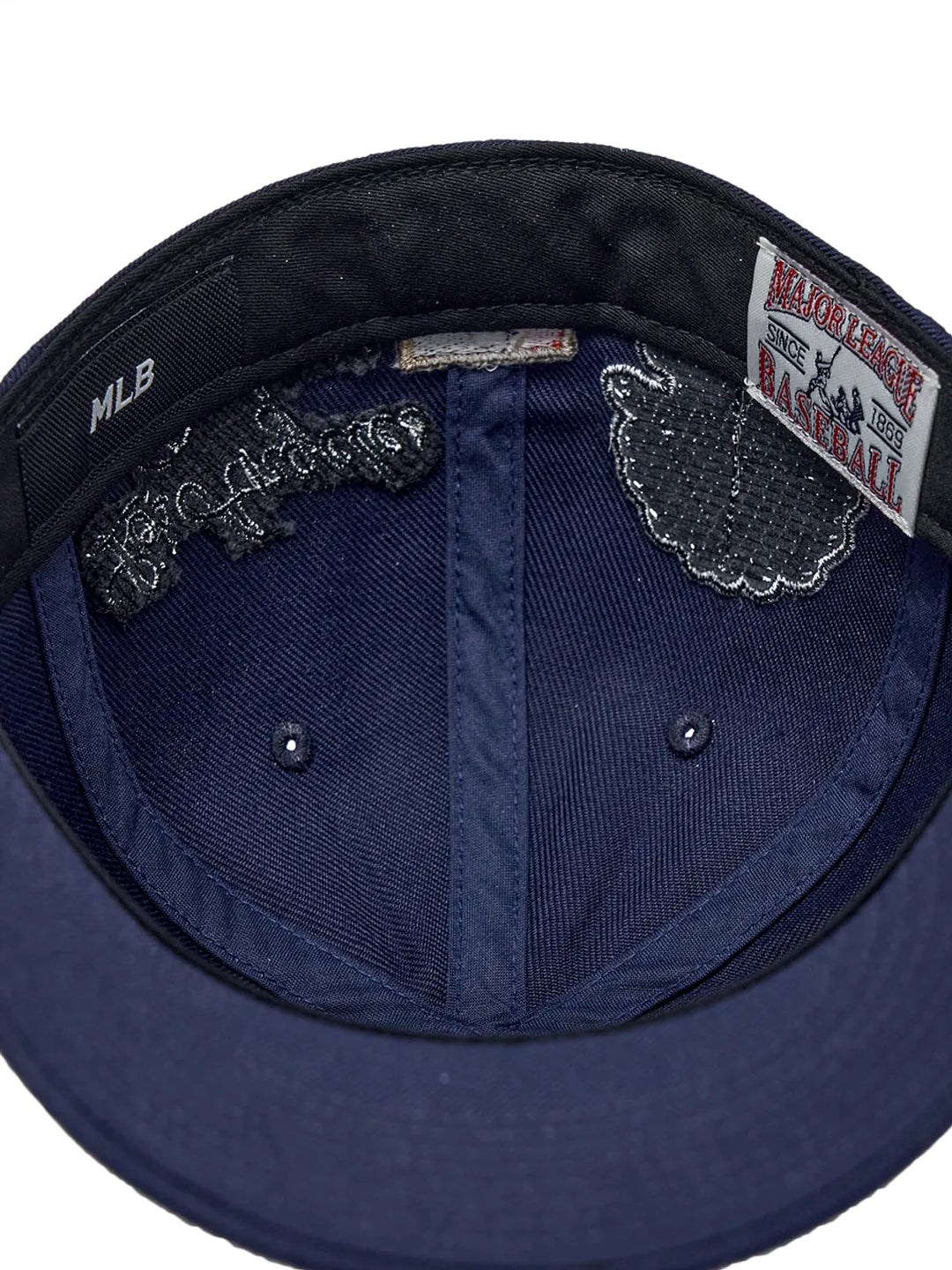 ** [Pre-Order] AESPA - Wearing KARINA MLB Signature Patch Structure Ball Cap LA (Navy)
