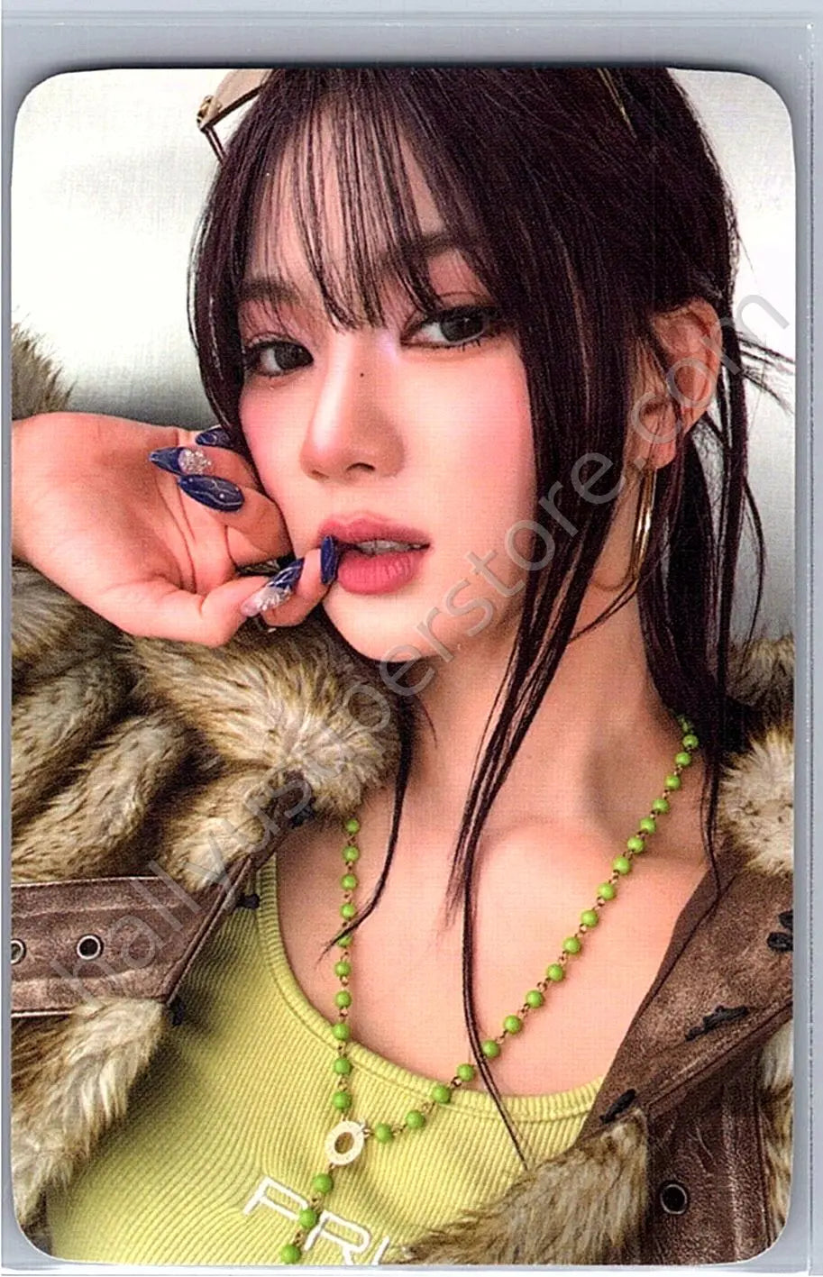STAYC - Isa - S album photocard plve version