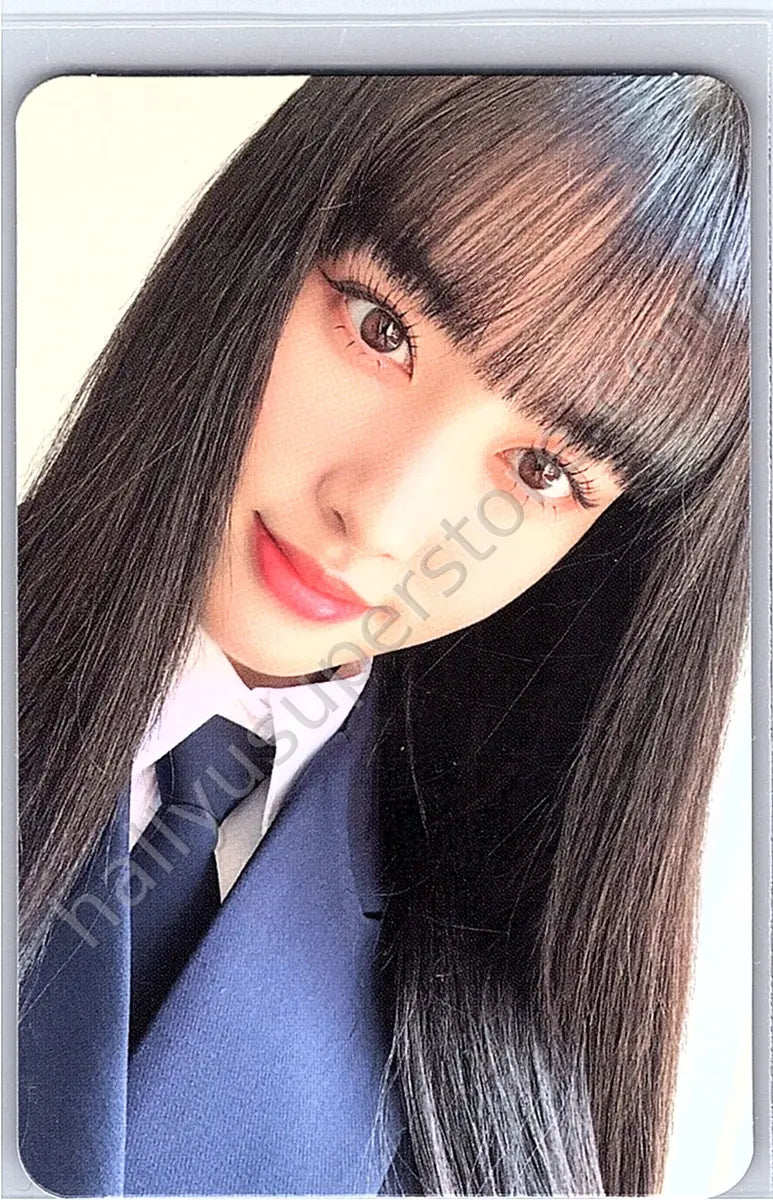STAYC - Yoon - Holiday in STAYC (SWITH 1st Membership Kit)