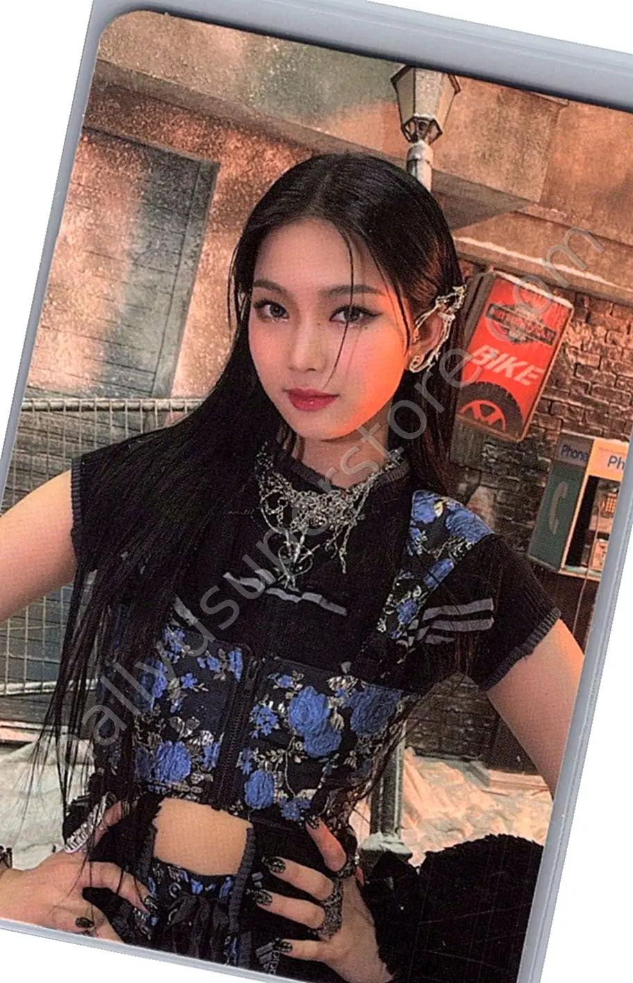 STAYC - Isa - YOUNG-LUV.COM album photocard AR photocard