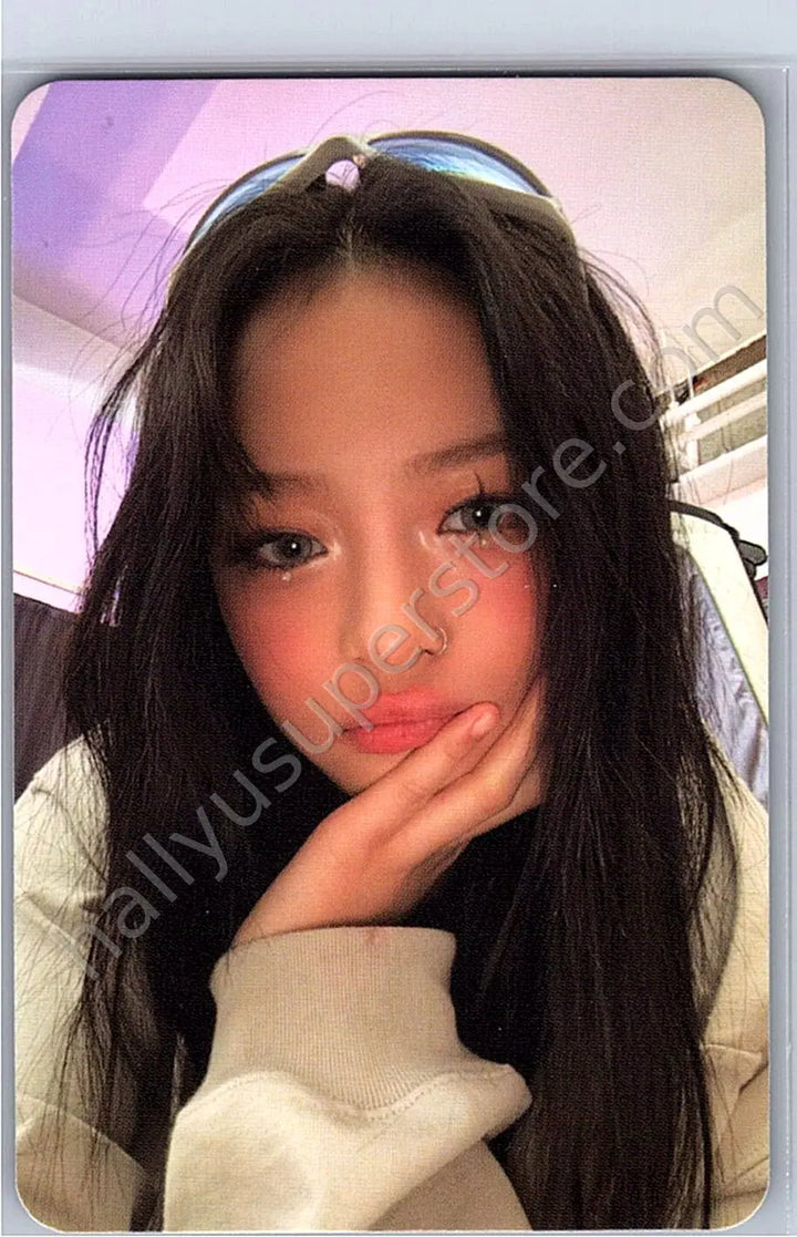 NewJeans - Hanni - How Sweet A version album photocard version 1 weverse album version