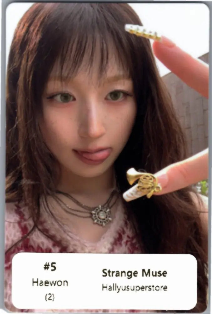 NMIXX "Strange Muse" - Official Photocard [26.10.20]