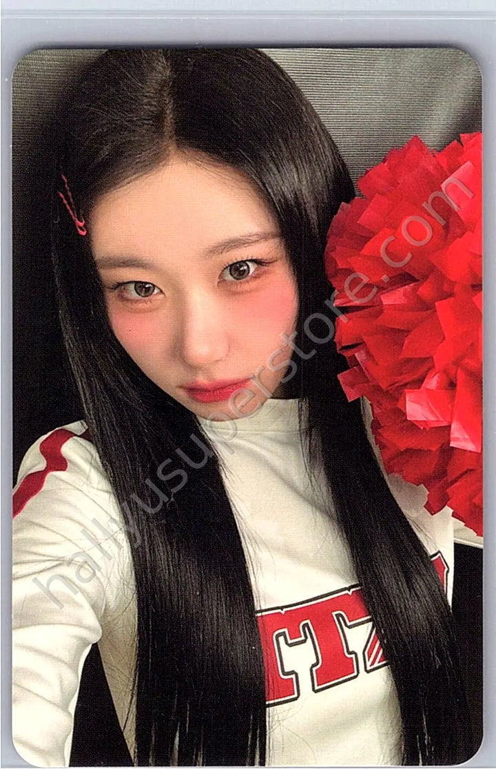 ITZY - Chaeryeong - ITZY Official Fanclub MIDZY 4th Generation fanclub photocard set