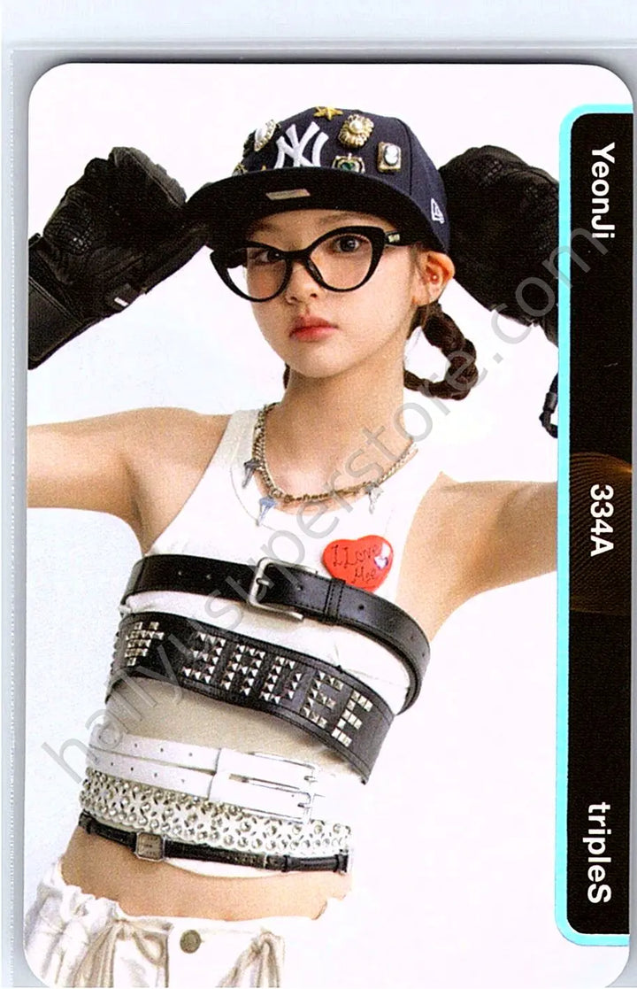 tripleS - Yeonji - Performante album photocard objekt music album (UNSCANNED)
