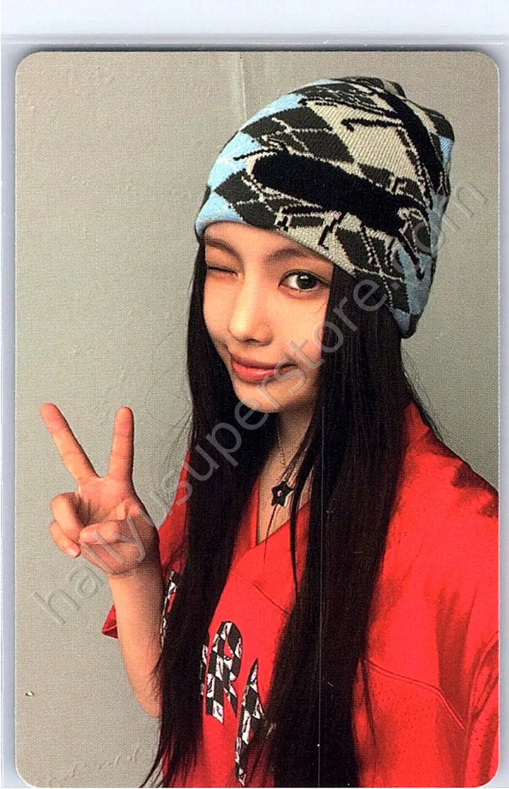 NewJeans - Hyein - Supernatural A version line friends photocard set pop-up store