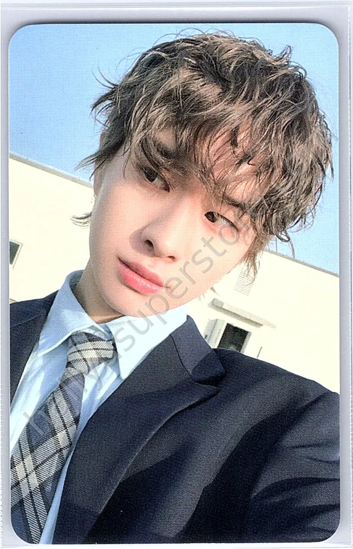 TWS - Kyungmin - Sparkling Blue pop-up cafe soundwave