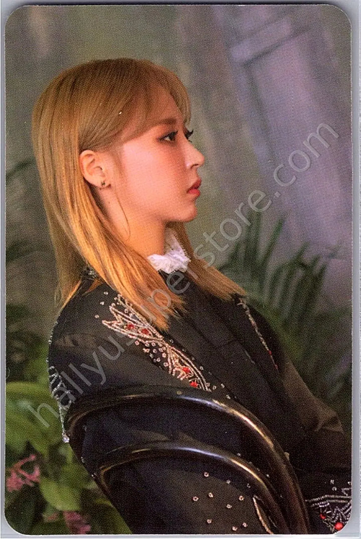 MAMAMOO - Moonbyul - RED MOON album photocard