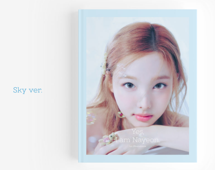 [Pre-Order] Nayeon (of Twice) - "Yes, I am Nayeon" + Pre-Order Benefit TWICE Photobook**