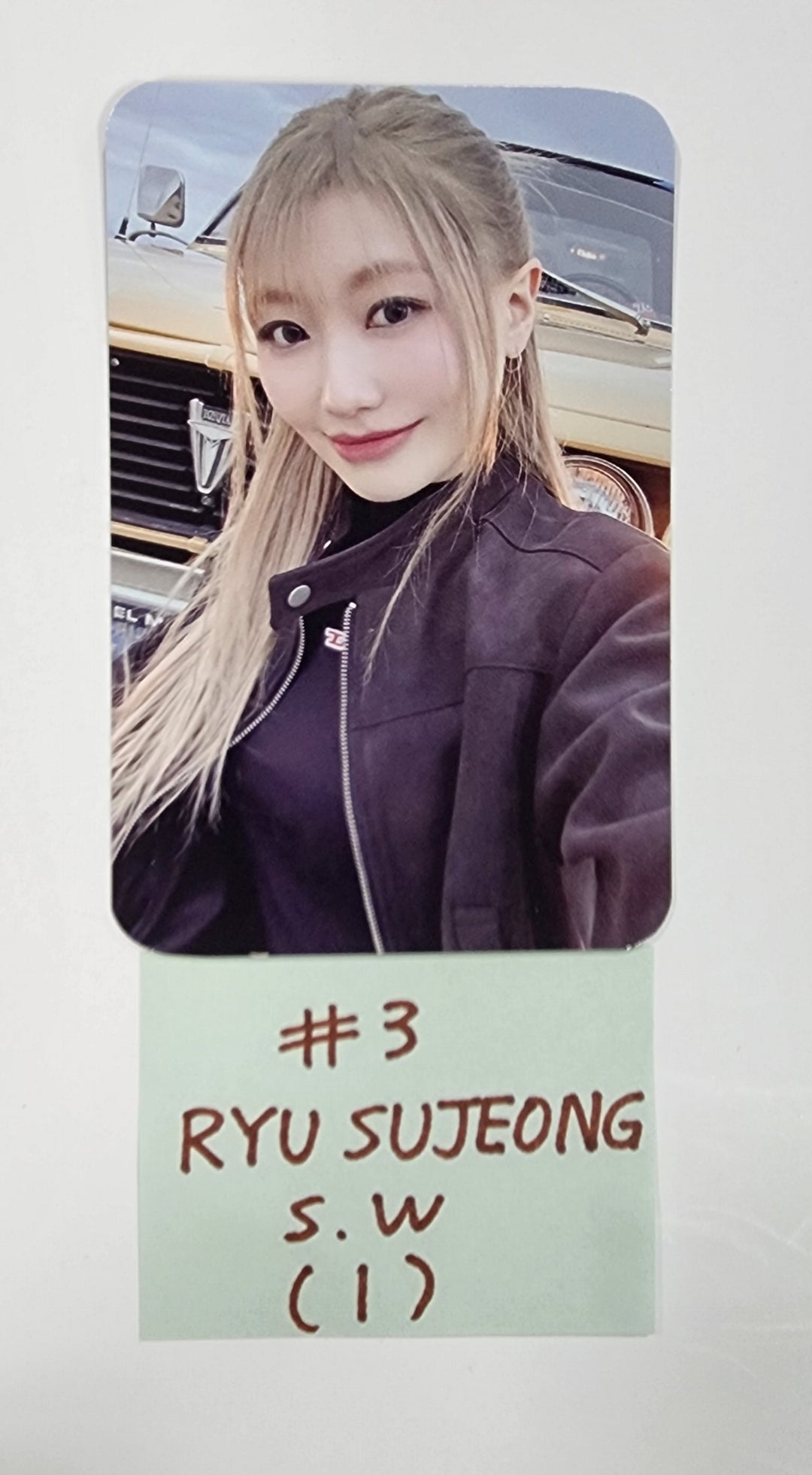 Ryu Sujeong "Archive of emotions" - Soundwave Pre-Order Benefit Photocard