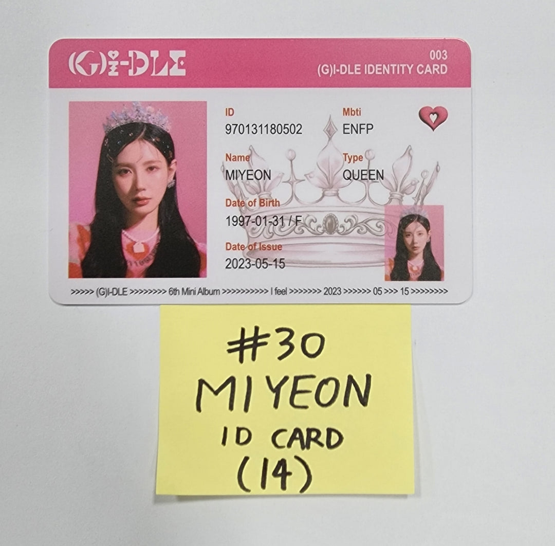 (g) I-DLE "I Feel" - Official Photocard, ID Card