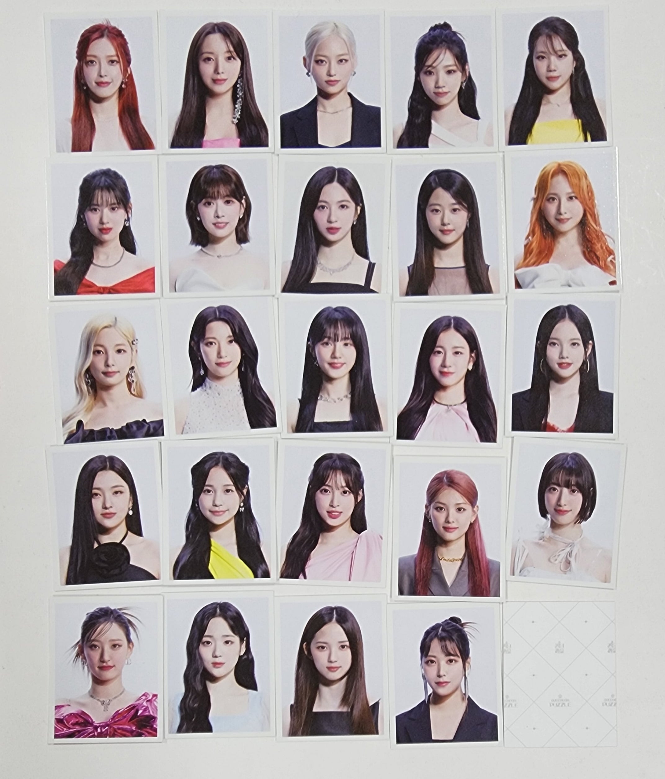 QUEENDOM PUZZLE - POP-UP Store Official MD ID Photo - HALLYUSUPERSTORE
