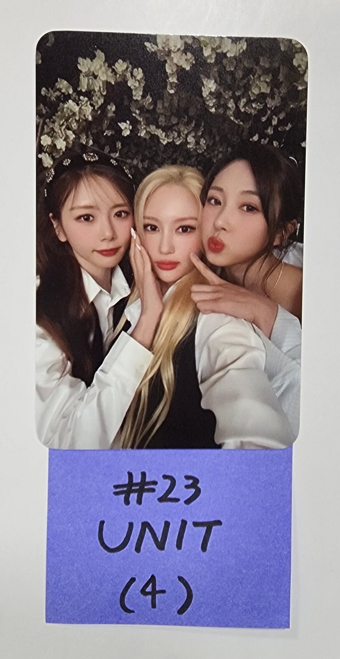 Dreamcatcher "Reason Boutique" 2nd Fanmeeting - Official Trading Photocard - HALLYUSUPERSTORE