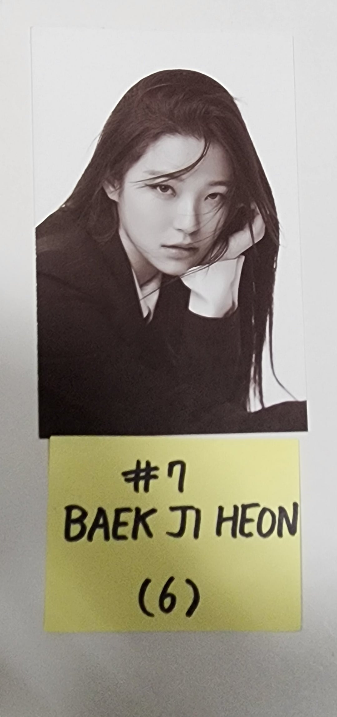 Fromis_9 "Unlock My World" - Official Photocard, Mini Card [Leeseoyeon, Leechaeyoung, Leenagyung, Baekjiheon]