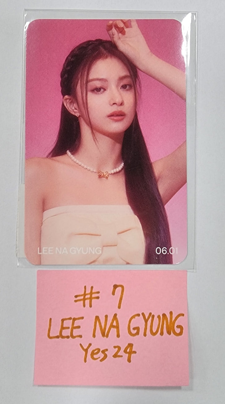 Fromis_9 "Unlock My World" - Yes24 Pre-Order Benefit Photocard [Compact Ver.]