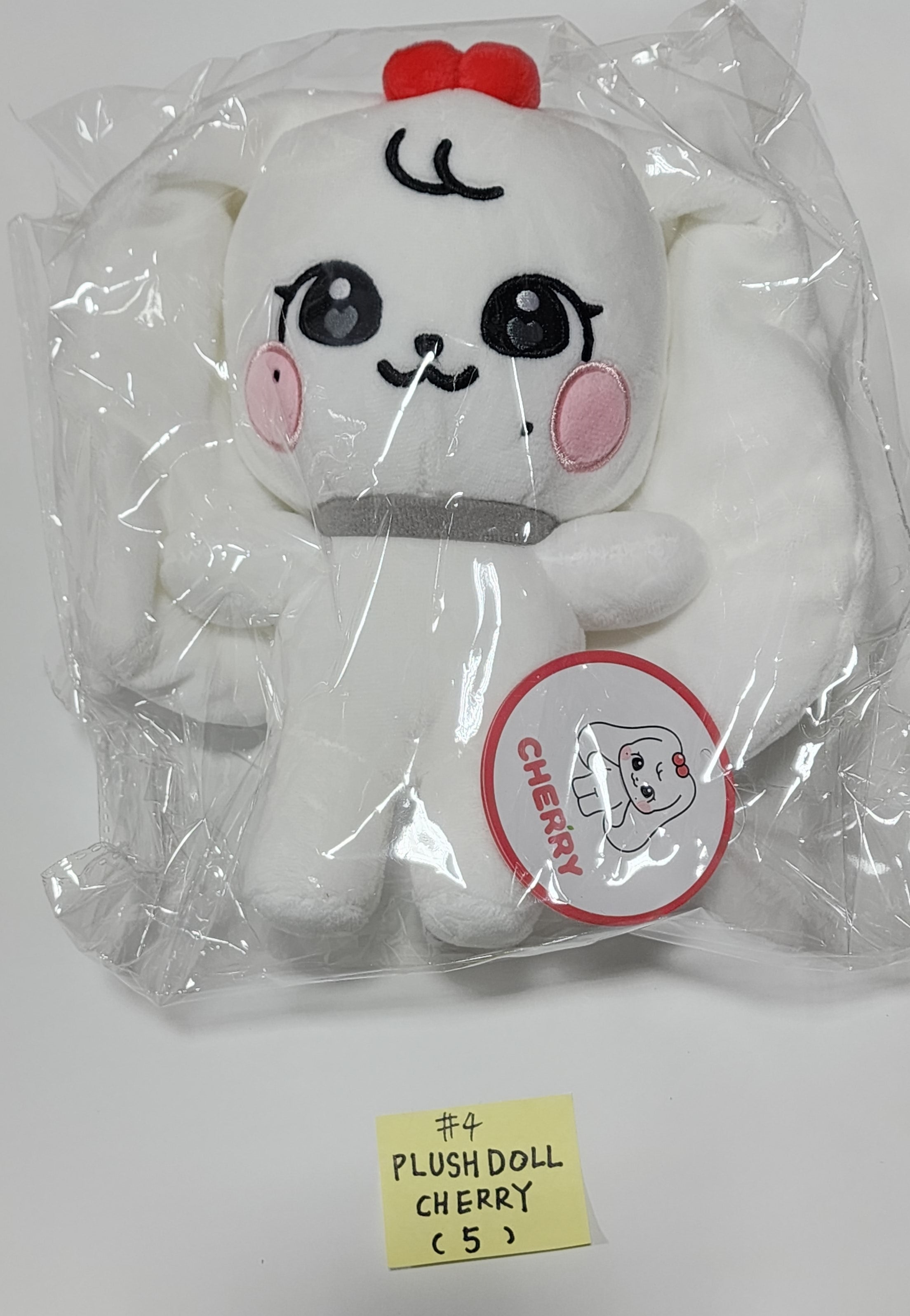 Amazon.co.jp: IVE MVE メガ クッション ウォニョン チェリー
