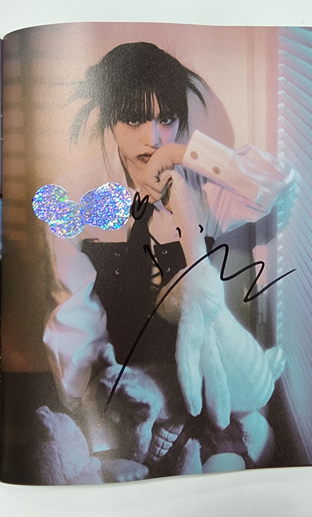 YENA "Love War" - Hand Autographed(Signed) Album [6/29]