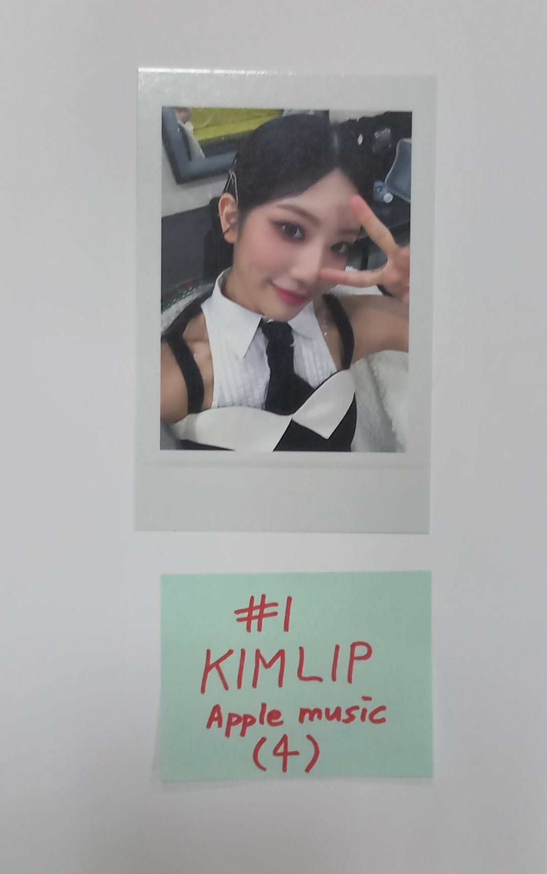ODD EYE CIRCLE "Version Up"- Apple Music Fansign Event Photocard