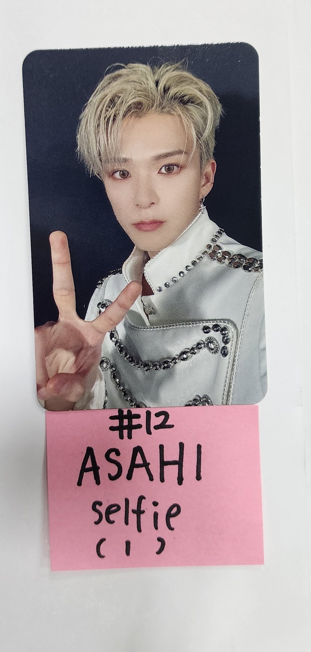 Treasure 2nd Full "REBOOT" - Official Photocard (YG Tag Album) [Selfie Photocard] - HALLYUSUPERSTORE