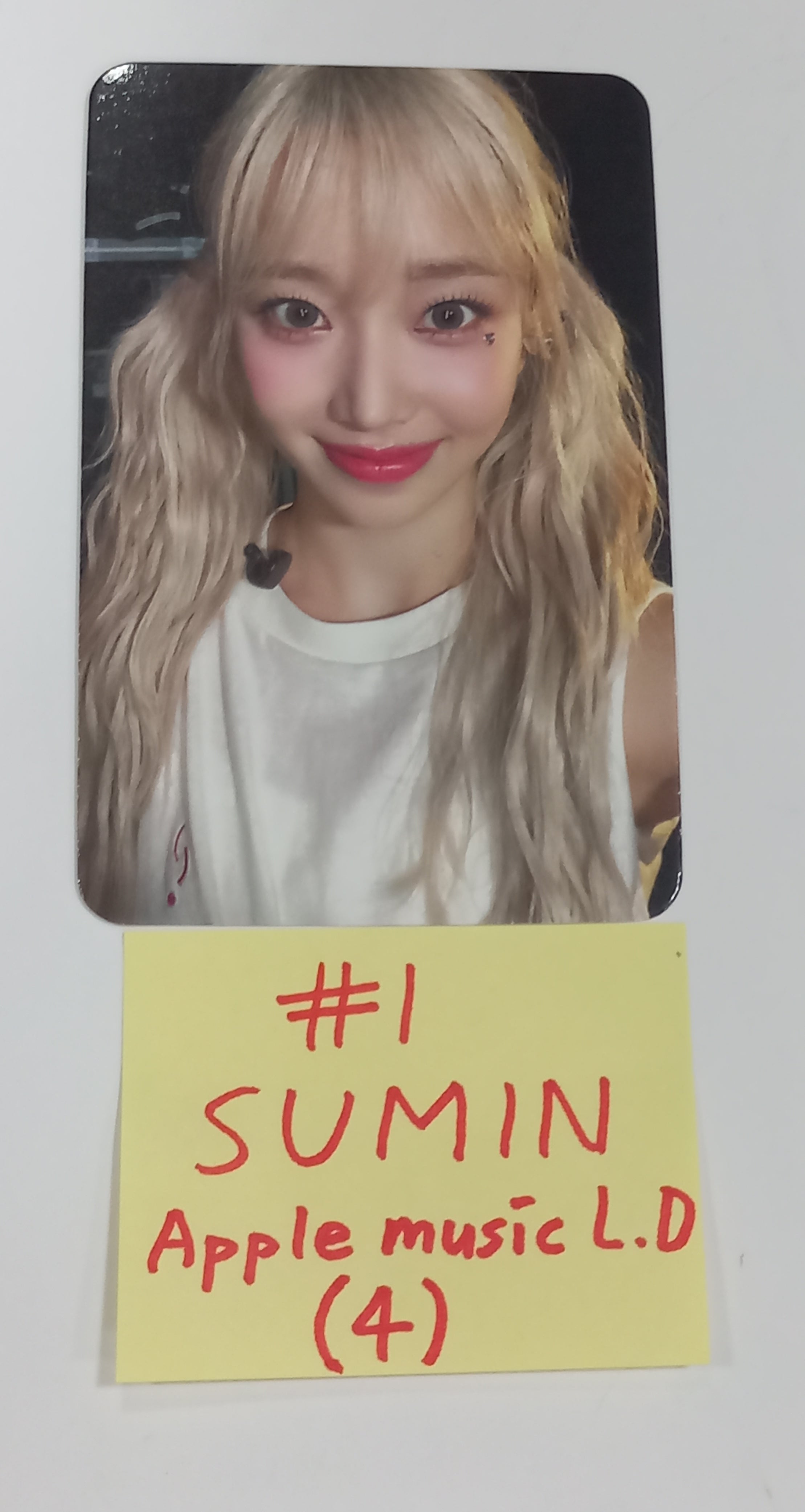 STAYC Official 2024 Photobook LONDON STAY Photocard Benefit