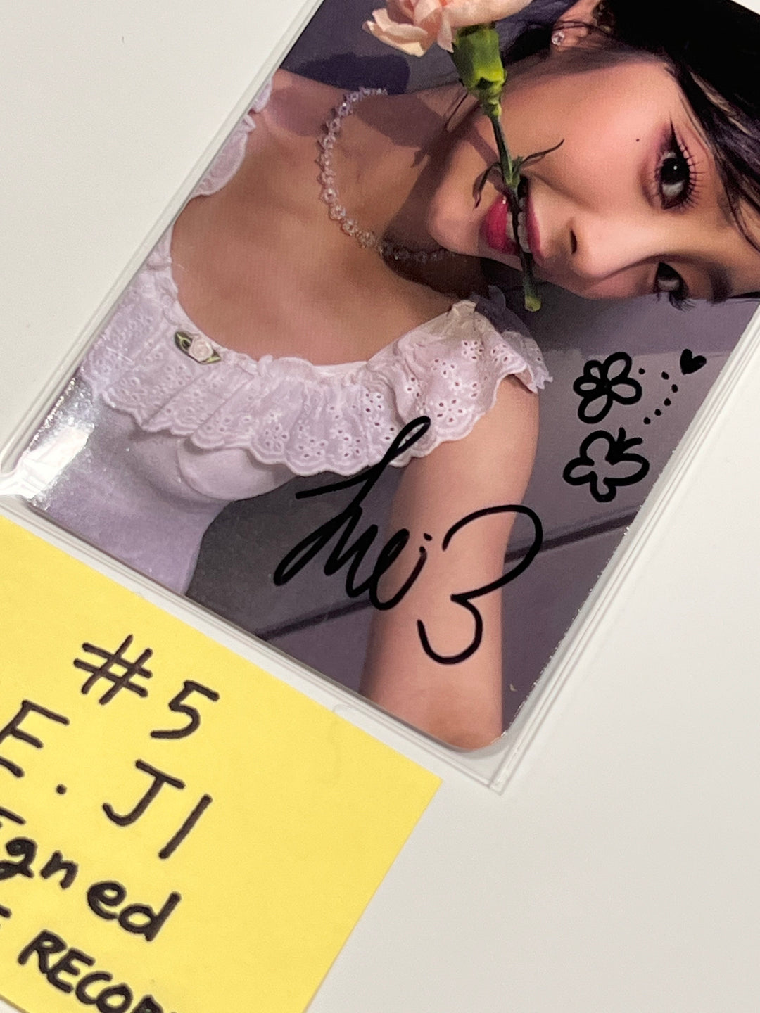 ICHILLIN' "I'M ON IT!" - Hand Autographed(Signed) Polaroid, Photocard - HALLYUSUPERSTORE