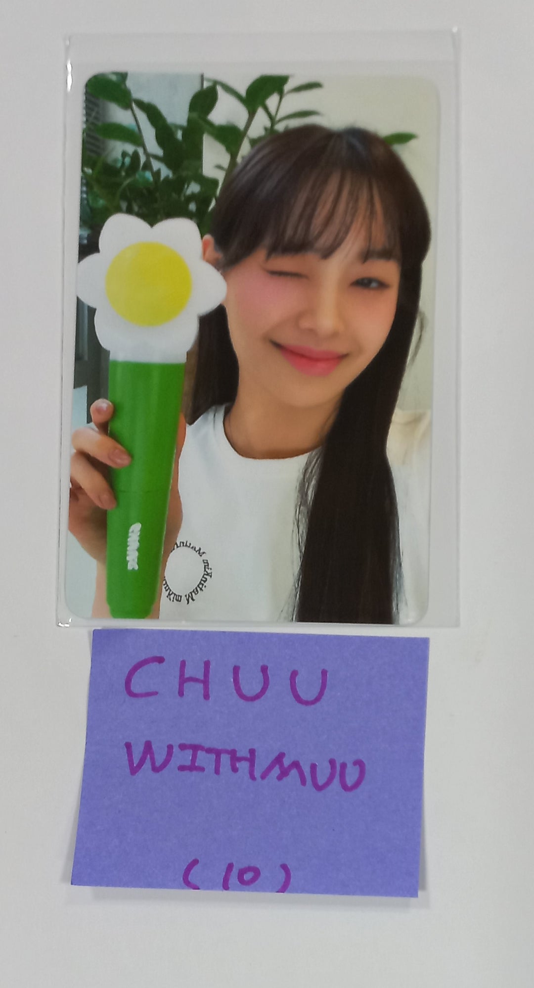 Chuu - Official Light Stick Withmuu Pre-Order Benefit Photocard [23.08.21]
