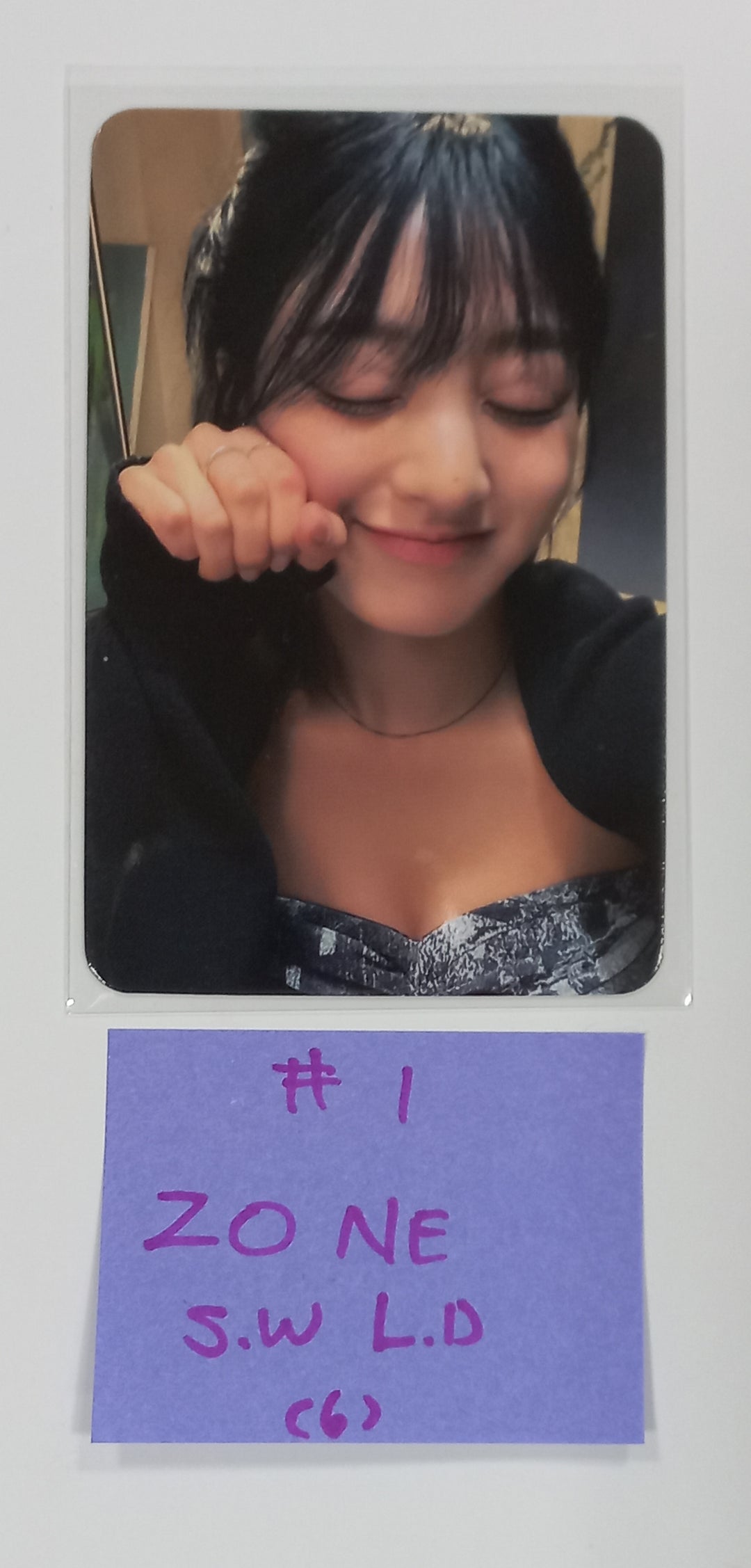 JIHYO "ZONE" 1st Mini Album - Soundwave Lucky Draw Event Photocard & 2 Cut Photo [23.08.21] - HALLYUSUPERSTORE