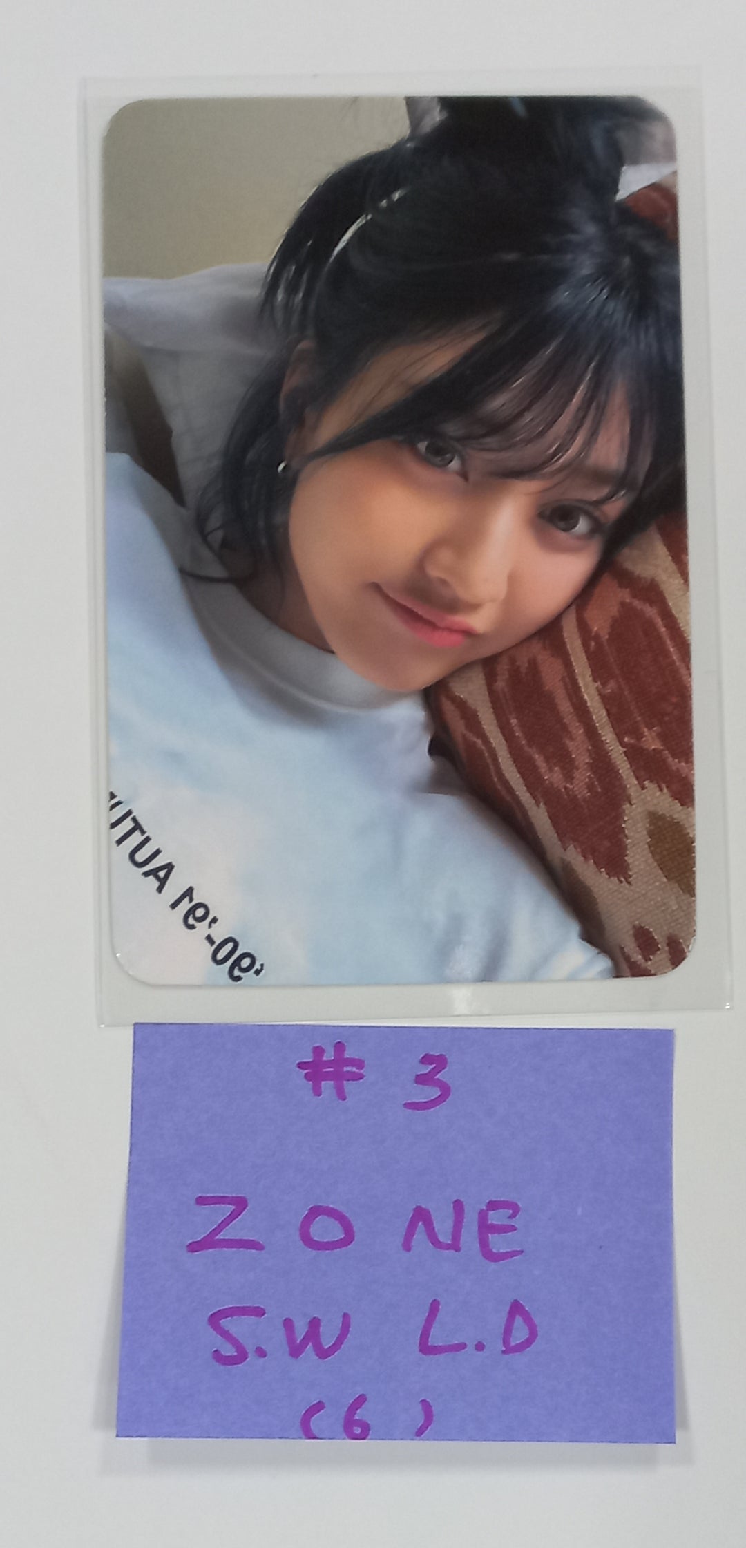 JIHYO "ZONE" 1st Mini Album - Soundwave Lucky Draw Event Photocard & 2 Cut Photo [23.08.21] - HALLYUSUPERSTORE