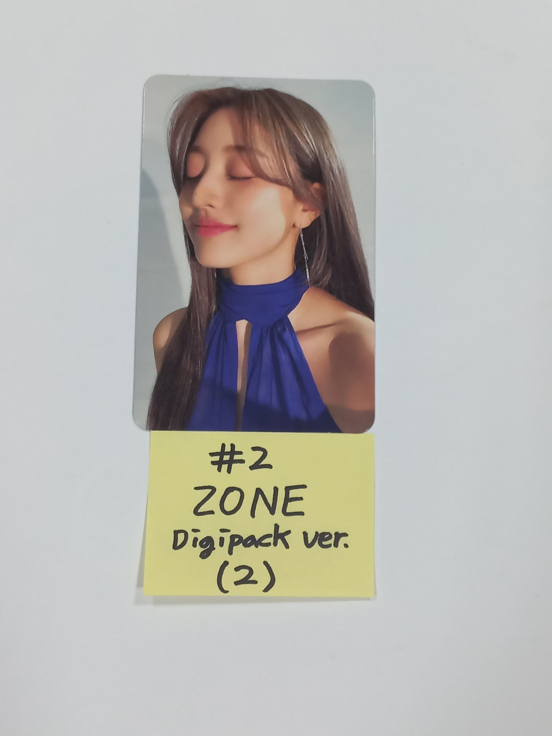 JIHYO "ZONE" 1st Mini Album - Official Photocard [Digipack Ver.] [23.08.22] - HALLYUSUPERSTORE