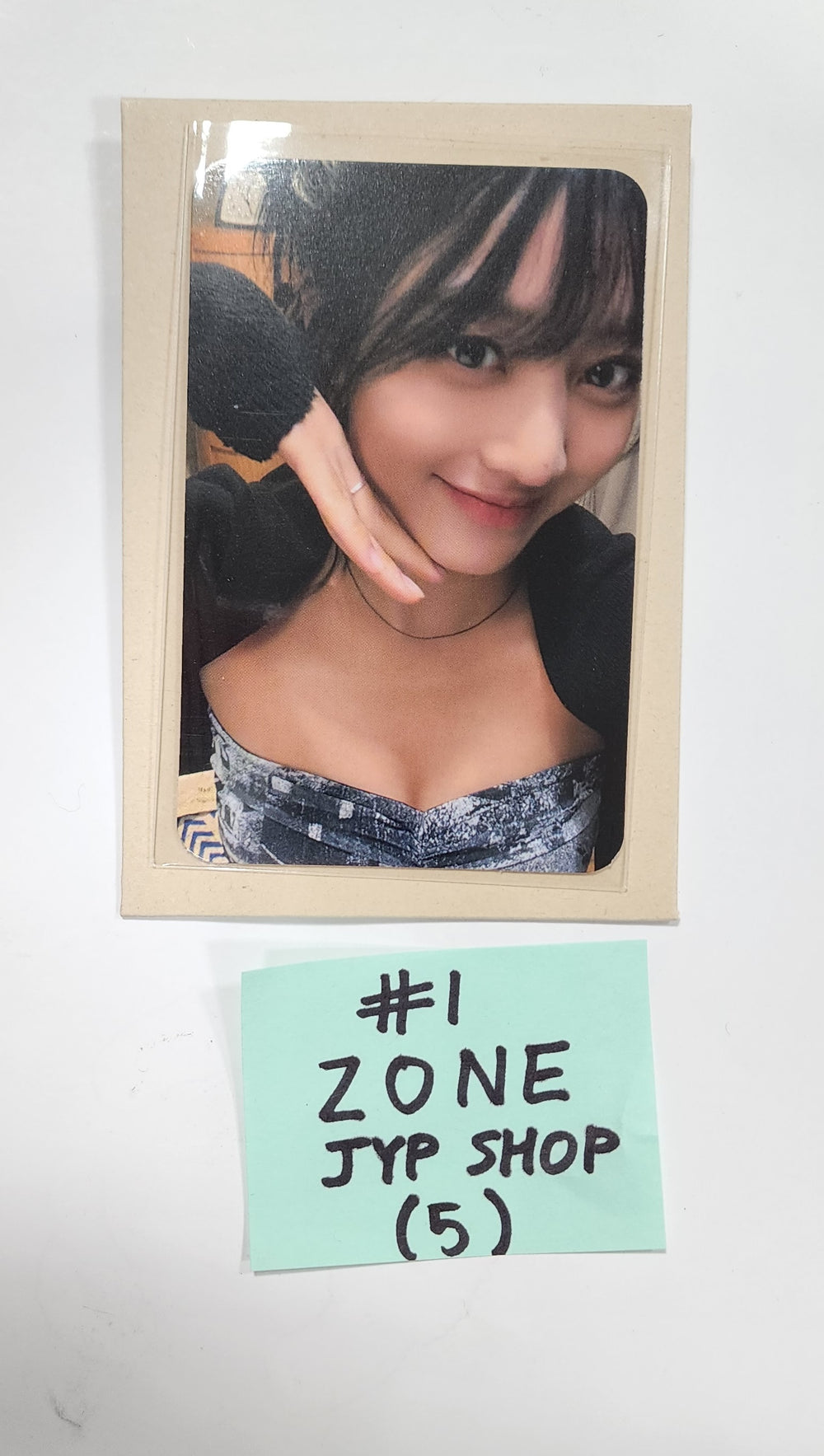 JIHYO "ZONE" 1st Mini Album -  JYP Shop Pre-Order Benefit Photocard [Digipack Ver.] [23.08.23] - HALLYUSUPERSTORE