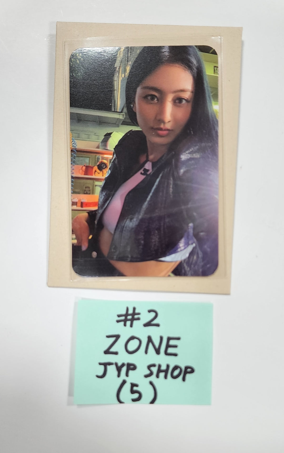 JIHYO "ZONE" 1st Mini Album -  JYP Shop Pre-Order Benefit Photocard [Digipack Ver.] [23.08.23]