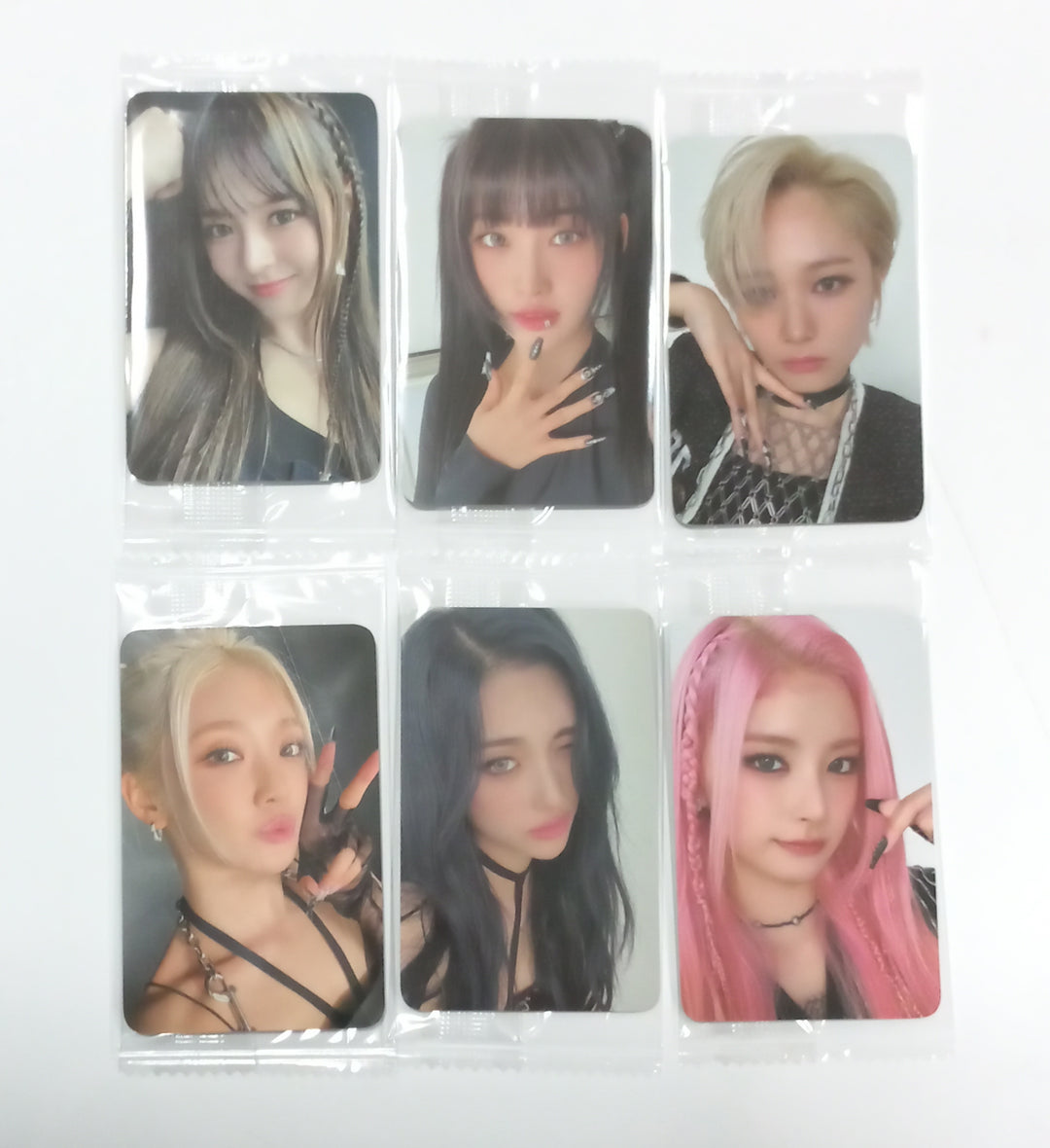 Everglow "ALL MY GIRLS" - Ktown4U Special Gift Event Photocard [23.08.24]