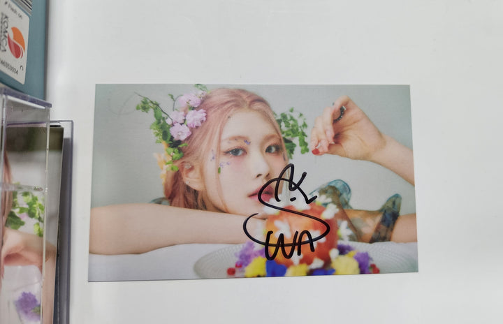 SWAN (Of Purple Kiss) "Twenty" [CASSETTE TAPE] - Hand Autographed(Signed) Album [23.08.25] - HALLYUSUPERSTORE