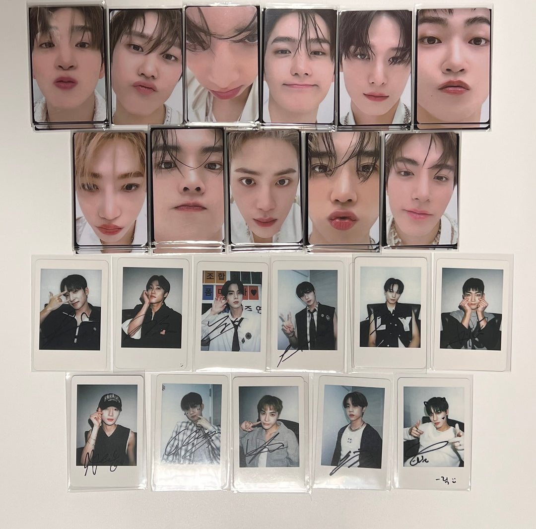 The Boyz Official Fan Light Stick (+ IDOLPARK Special Random Photocards  Set), white / red