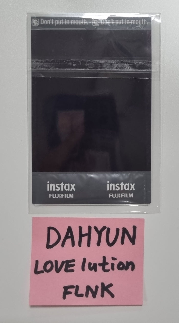 DAHYUN (Of TripleS) "LOVElution : MUHAN" - Hand Autographed(Signed) Polaroid [23.09.13]