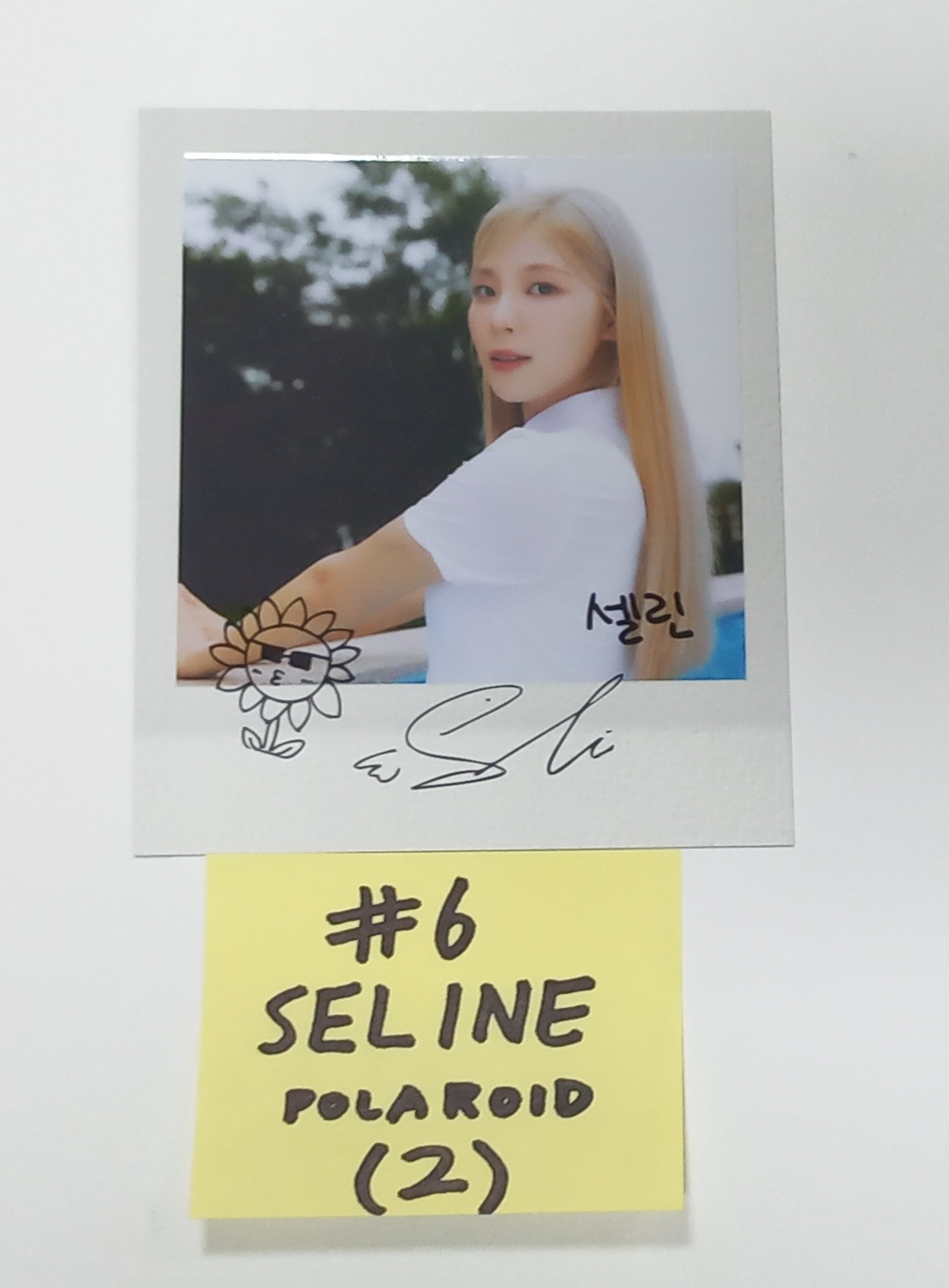 Cignature Seline Signed top Polaroid