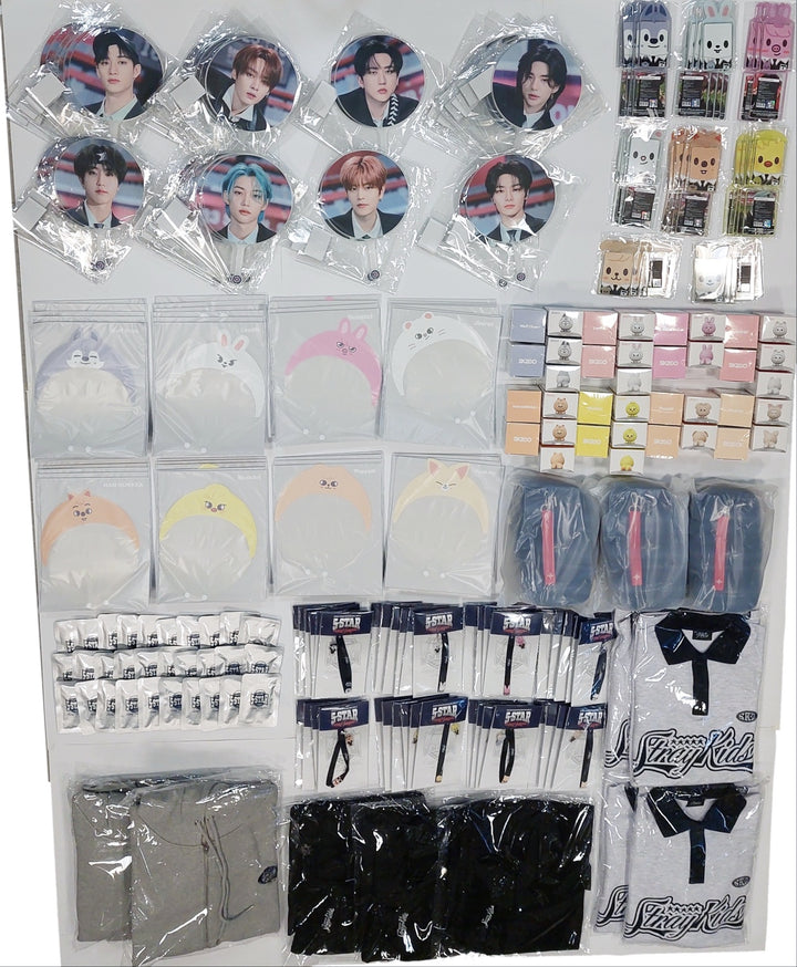 Stray Kids - 5-Star ★★★★★ Concert Official MD (Mini Image Picket, Image Picket Cover, Skzoo Toploader, Skzoo LightStick Strap) [1] [2023. 10. 21]