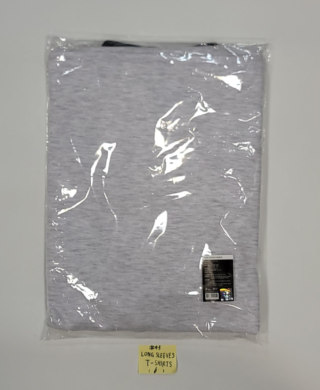 Stray Kids - 5-Star ★★★★★ Concert Official MD (Trading Can Badge, Skzoo Mini Figure, LightStick Pouch, Long Sleeves T-Shirts, Hood Zip-Up, Track Pants) [2] [2023. 10. 21]