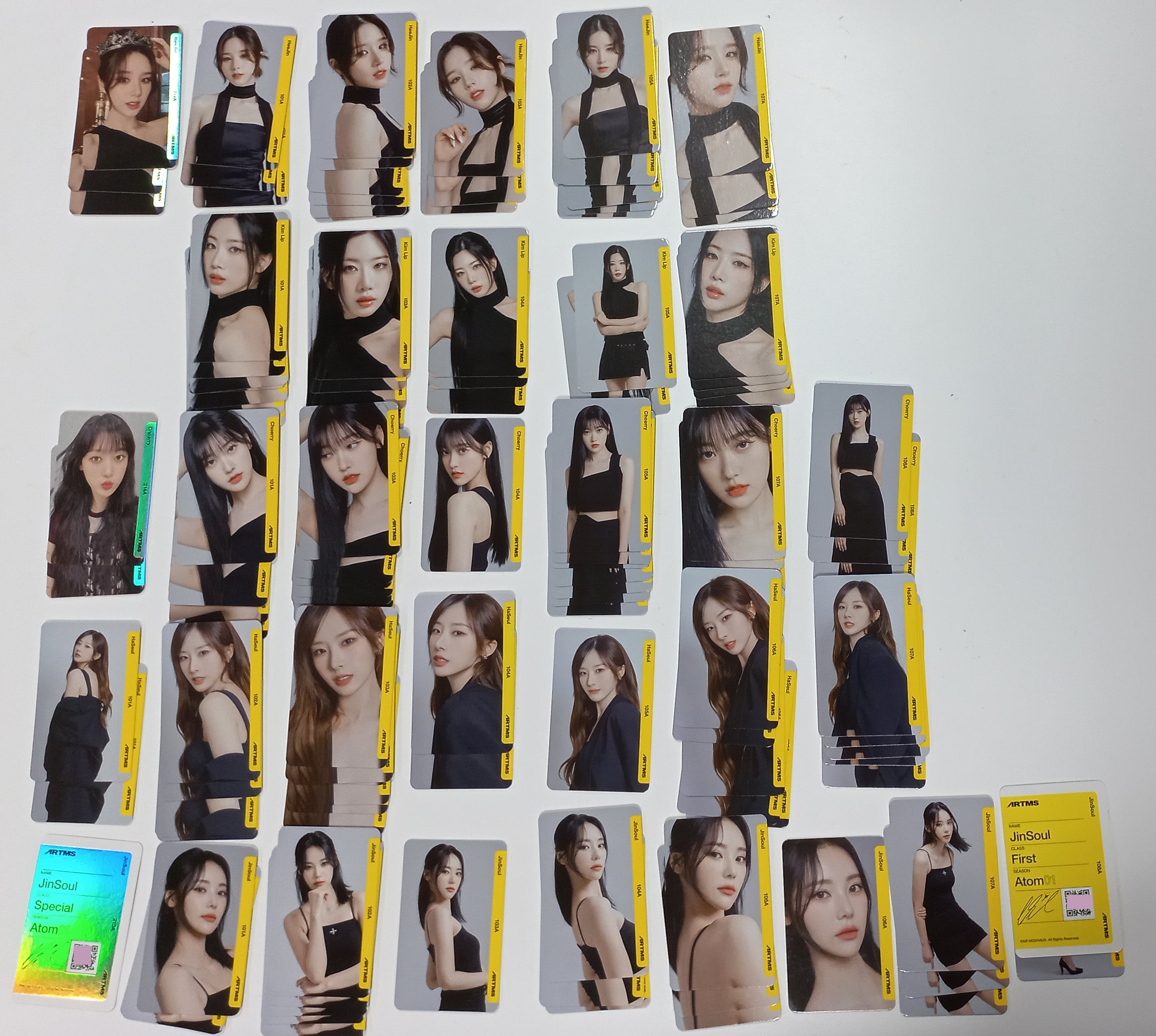 ARTMS - Random OBJEKT A01 Photocard [23.10.23