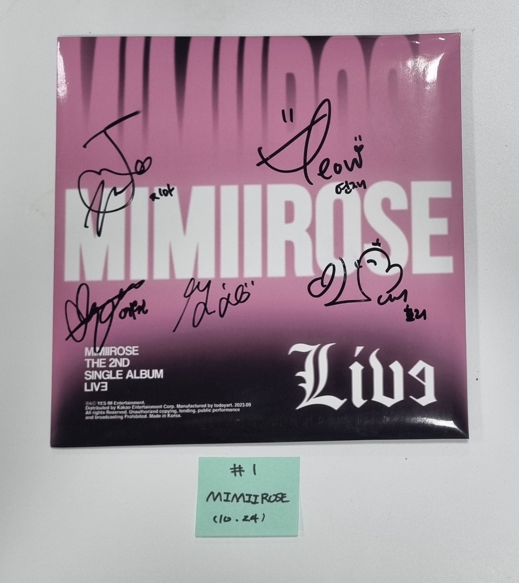 A 2024 Dream of ILY:1 Signed Fansign Album