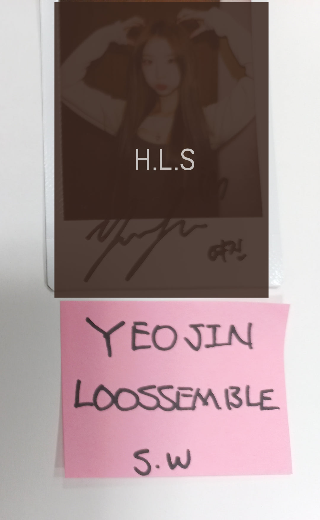 YEOJIN (Of LOOSSEMBLE) "LOOSSEMBLE" - Hand Autographed(Signed) Polaroid [23.10.25]