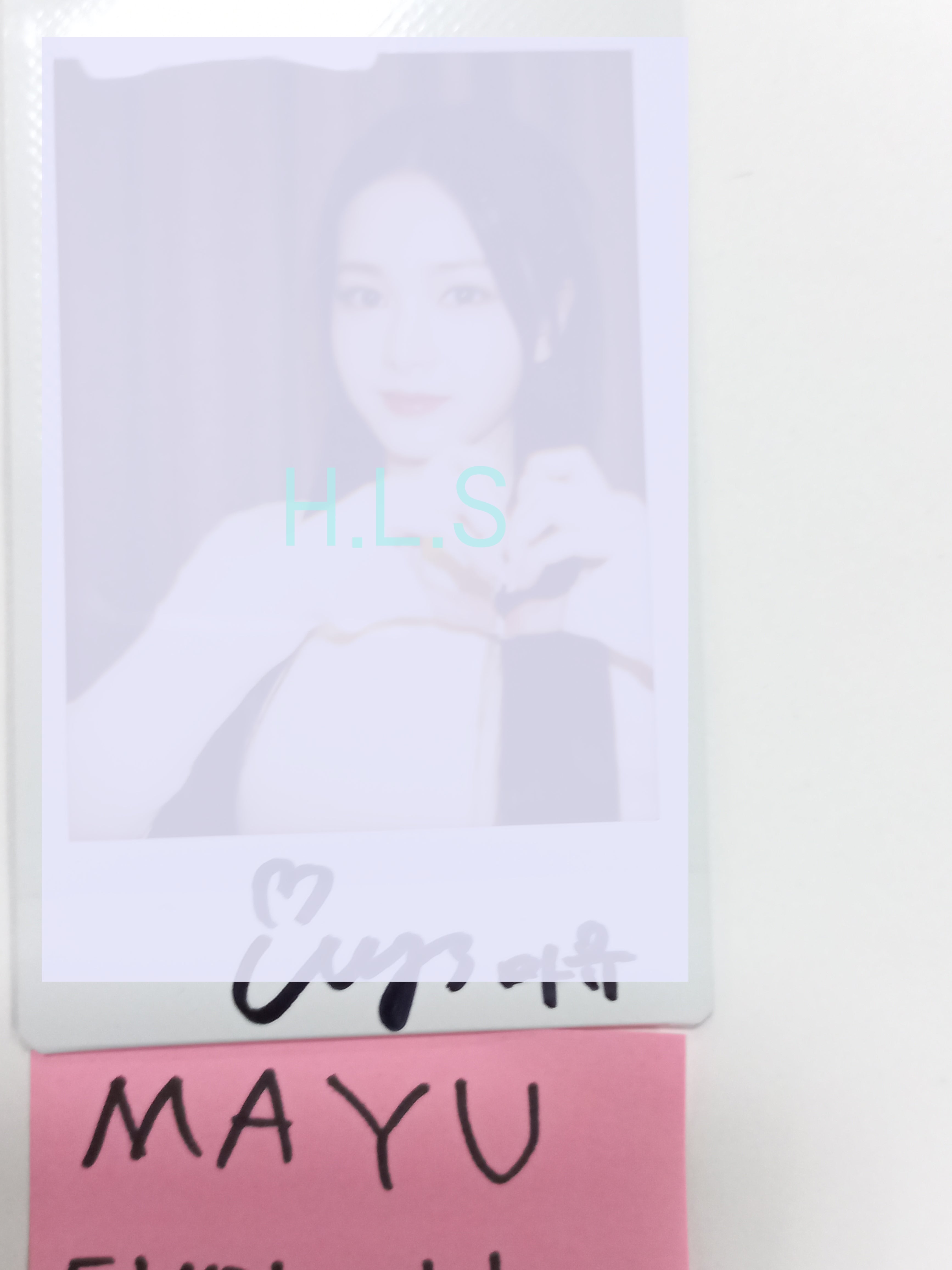 tripleS マユ MAKESTAR ペンササイン入りポラロイド tripleS マユ MYMUSICTASTE ペンササイン入りポラロイド