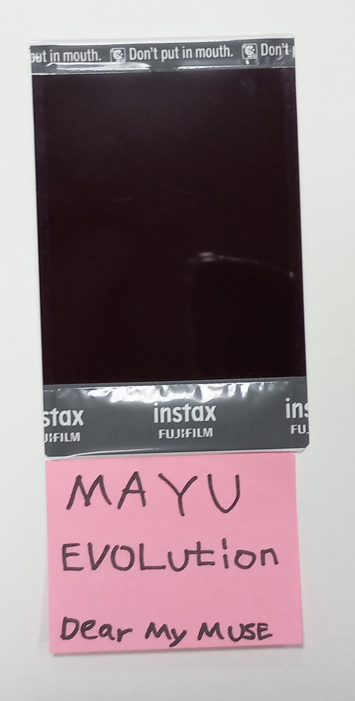 MAYU (Of TripleS) "EVOLution : Mujuk" - Hand Autographed(Signed) Polaroid [23.10.25]