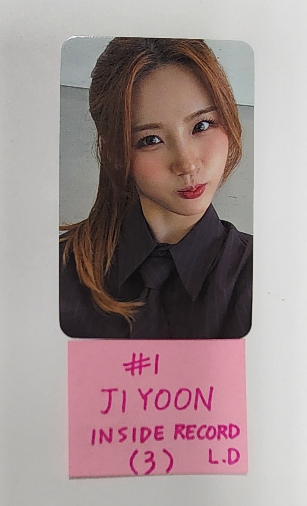 ICHILLIN' "I'M ON IT!" - Inside Record Lucky Draw Event Photocard Round 2 [23.11.02]