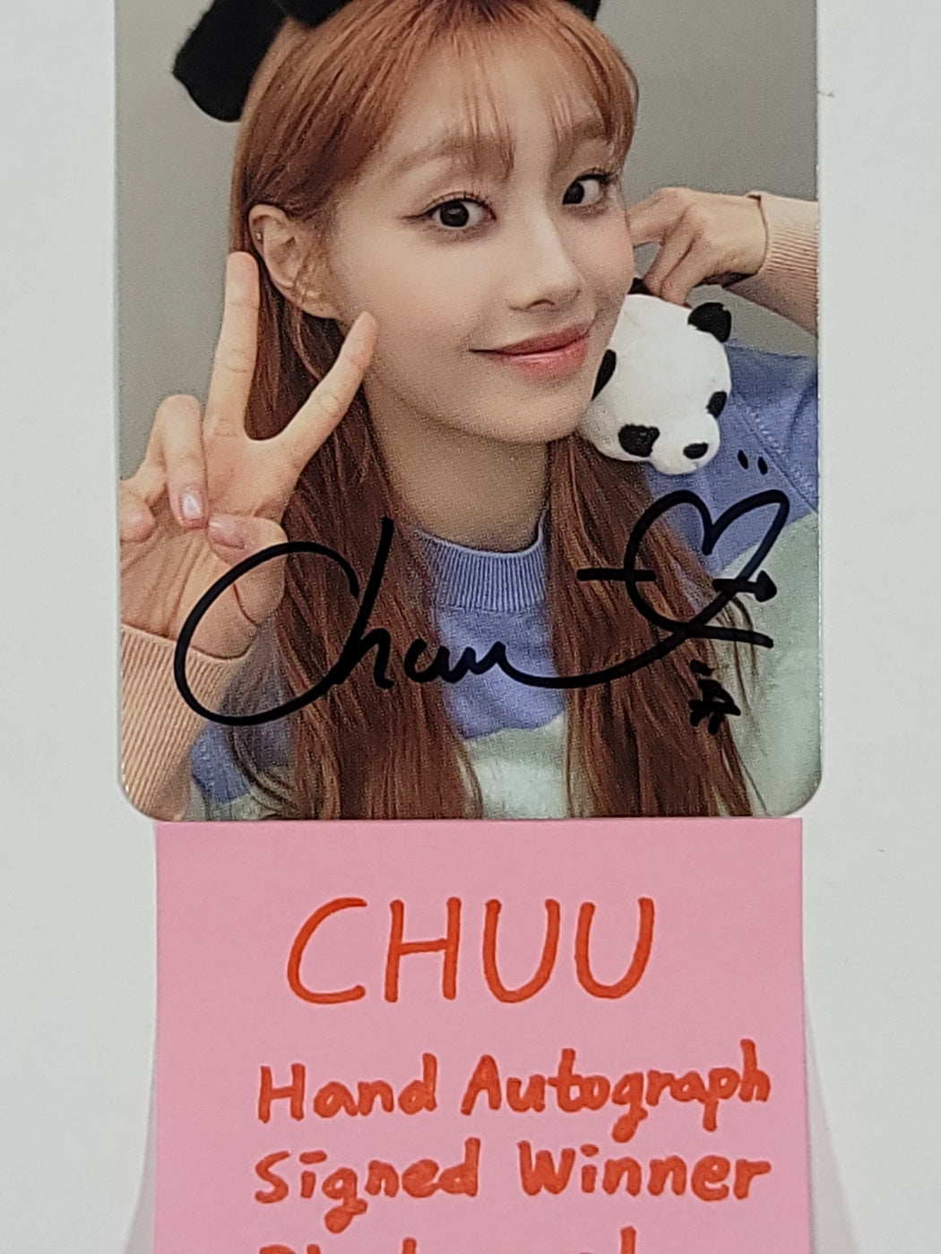 CHUU "Howl" - Hand Autographed(Signed) Photocard [23.11.15]