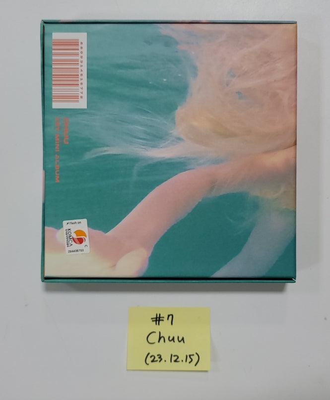Chuu "Howl" - Hand Autographed(Signed) Album [23.12.15]