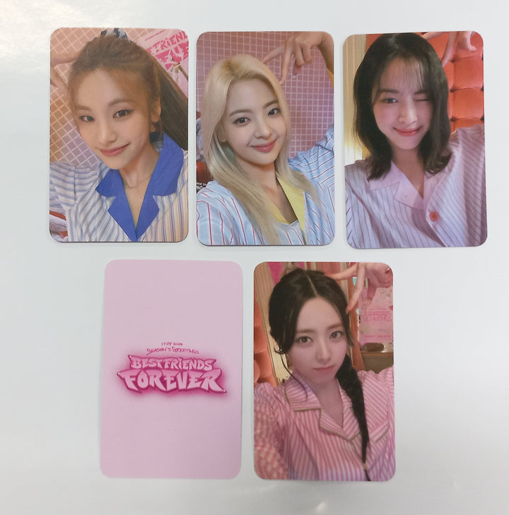ITZY 2024 Season Greetings "Best Friends Forever" - JYP Shop MD Event Photocard [23.12.28]